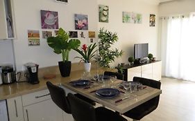 9 Avenue De Carras